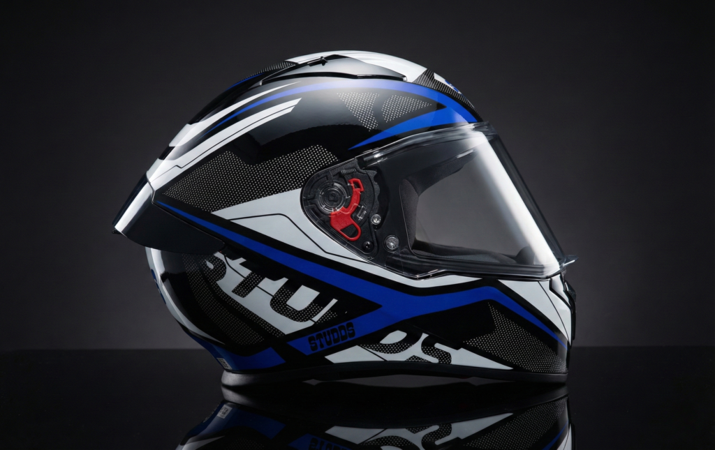 Best udget Smart Helmet Under Rs 5,000: Studds Thunder CR