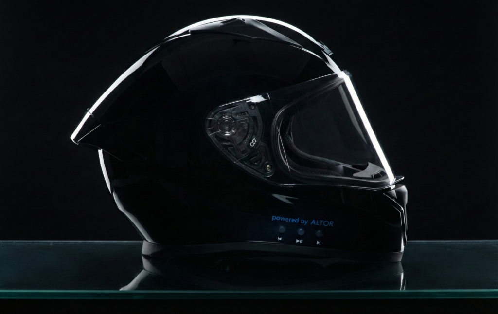 Best udget Smart Helmet Under Rs 5,000 - Vega Bolt